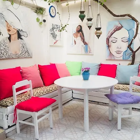 Hostel Ferah Monica's Place Φετιγιέ